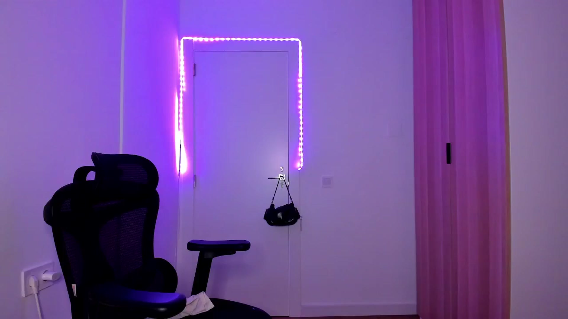 Gallery image thumbnail from Black_Aranya's myfreecams stream on, 03/14/2026, 17:58 image 18 of 20