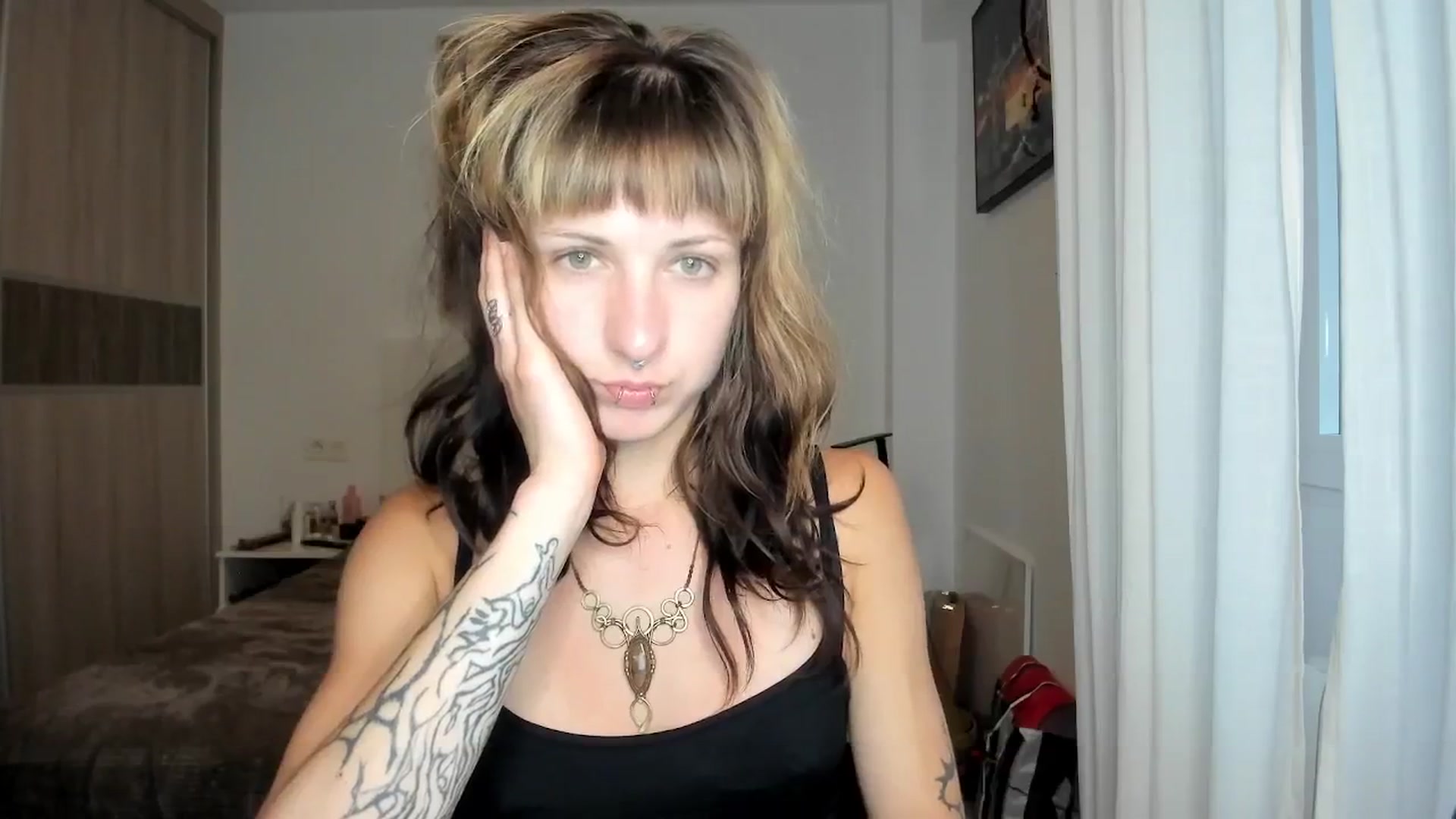 Gallery image thumbnail from Black_Aranya's myfreecams stream on, 04/07/2026, 18:28 image 12 of 20