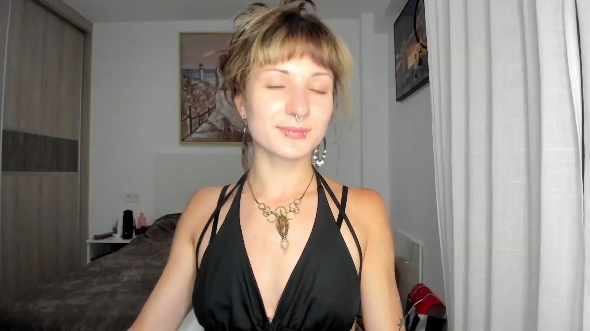 Gallery image thumbnail from Black_Aranya's myfreecams stream on, 04/08/2026, 20:33 image 5 of 20