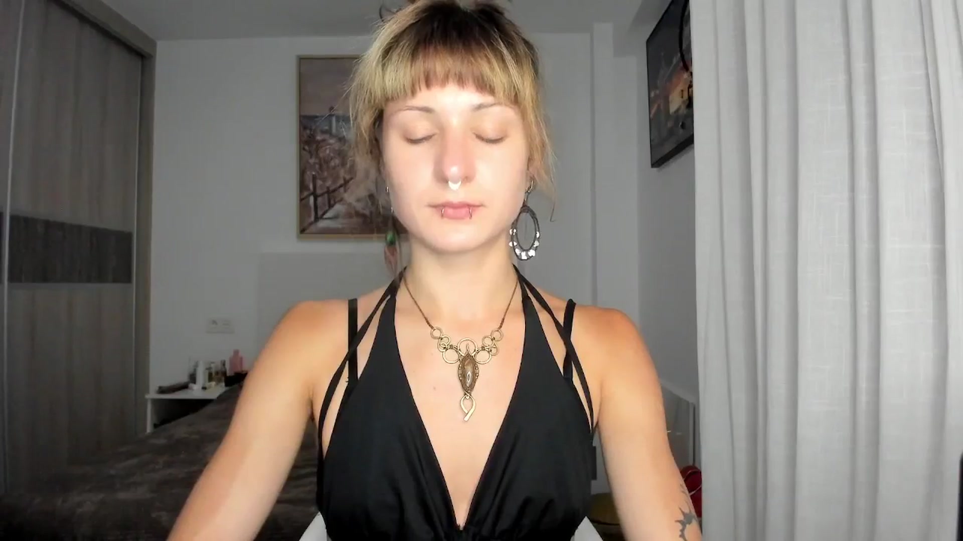 Gallery image thumbnail from Black_Aranya's myfreecams stream on, 04/08/2026, 20:33 image 20 of 20