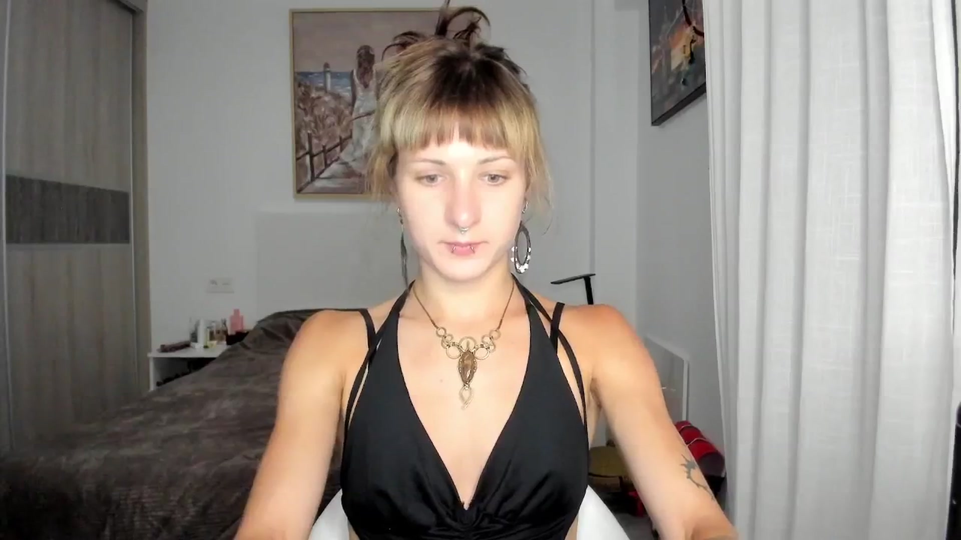 Gallery image thumbnail from Black_Aranya's myfreecams stream on, 04/08/2026, 20:33 image 8 of 20