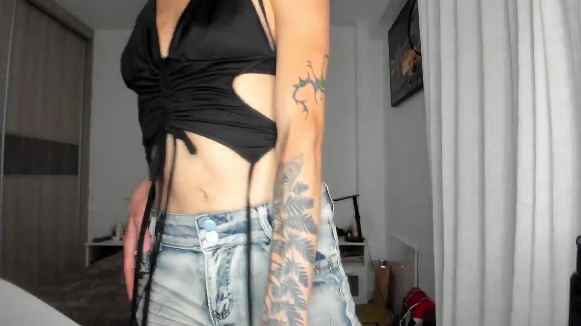 Gallery image thumbnail from Black_Aranya's myfreecams stream on, 04/08/2026, 20:33 image 13 of 20