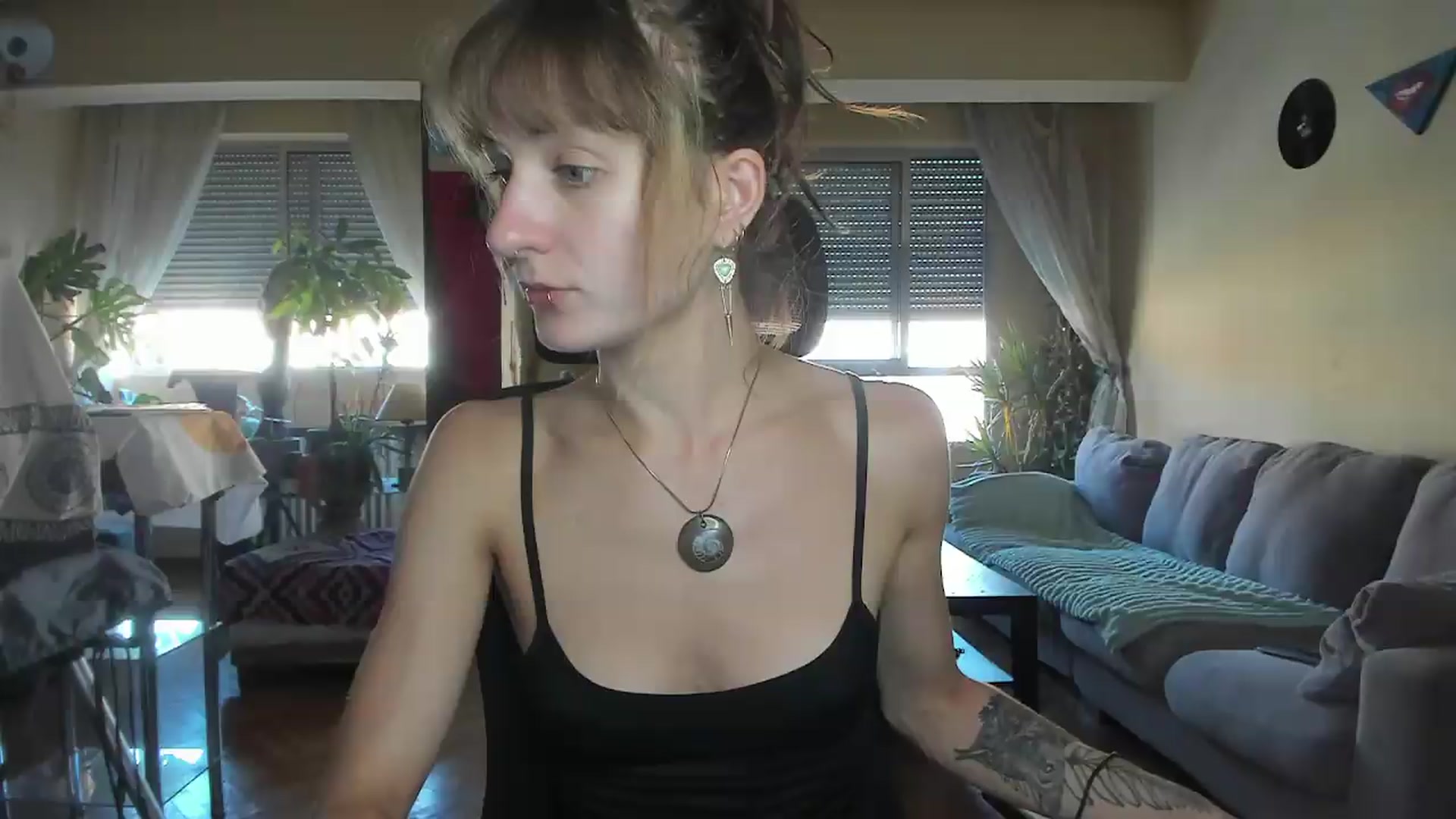 Gallery image thumbnail from Black_Aranya's myfreecams stream on, 08/10/2026, 18:10 image 12 of 20