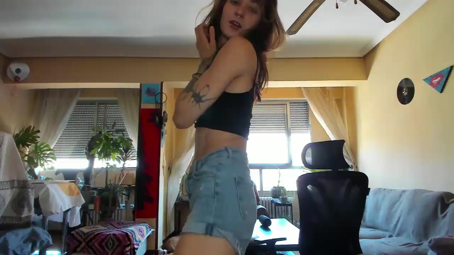 Gallery image thumbnail from Black_Aranya's myfreecams stream on, 08/17/2026, 13:59 image 16 of 20