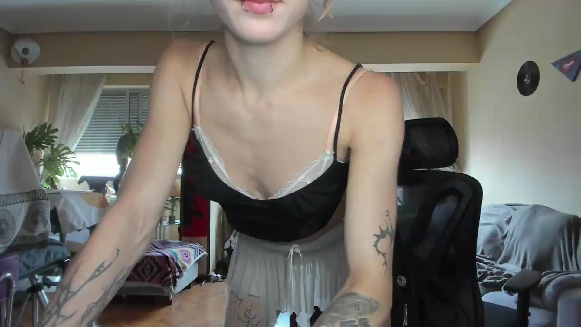 Gallery image thumbnail from Black_Aranya's myfreecams stream on, 08/27/2026, 16:23 image 15 of 20