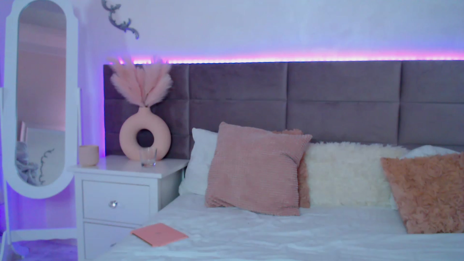 Gallery image thumbnail from Black_Lu's myfreecams stream on, 03/04/2023, 05:18 image 14 of 20