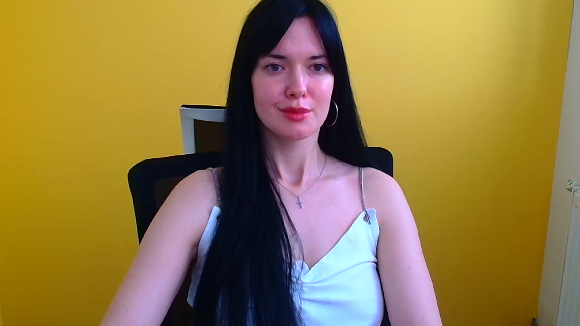 Gallery image thumbnail from Black_Red's myfreecams stream on, 04/06/2024, 09:47 image 14 of 20