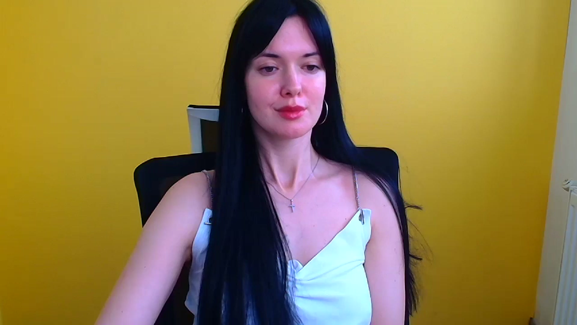 Gallery image thumbnail from Black_Red's myfreecams stream on, 04/06/2024, 09:47 image 12 of 20