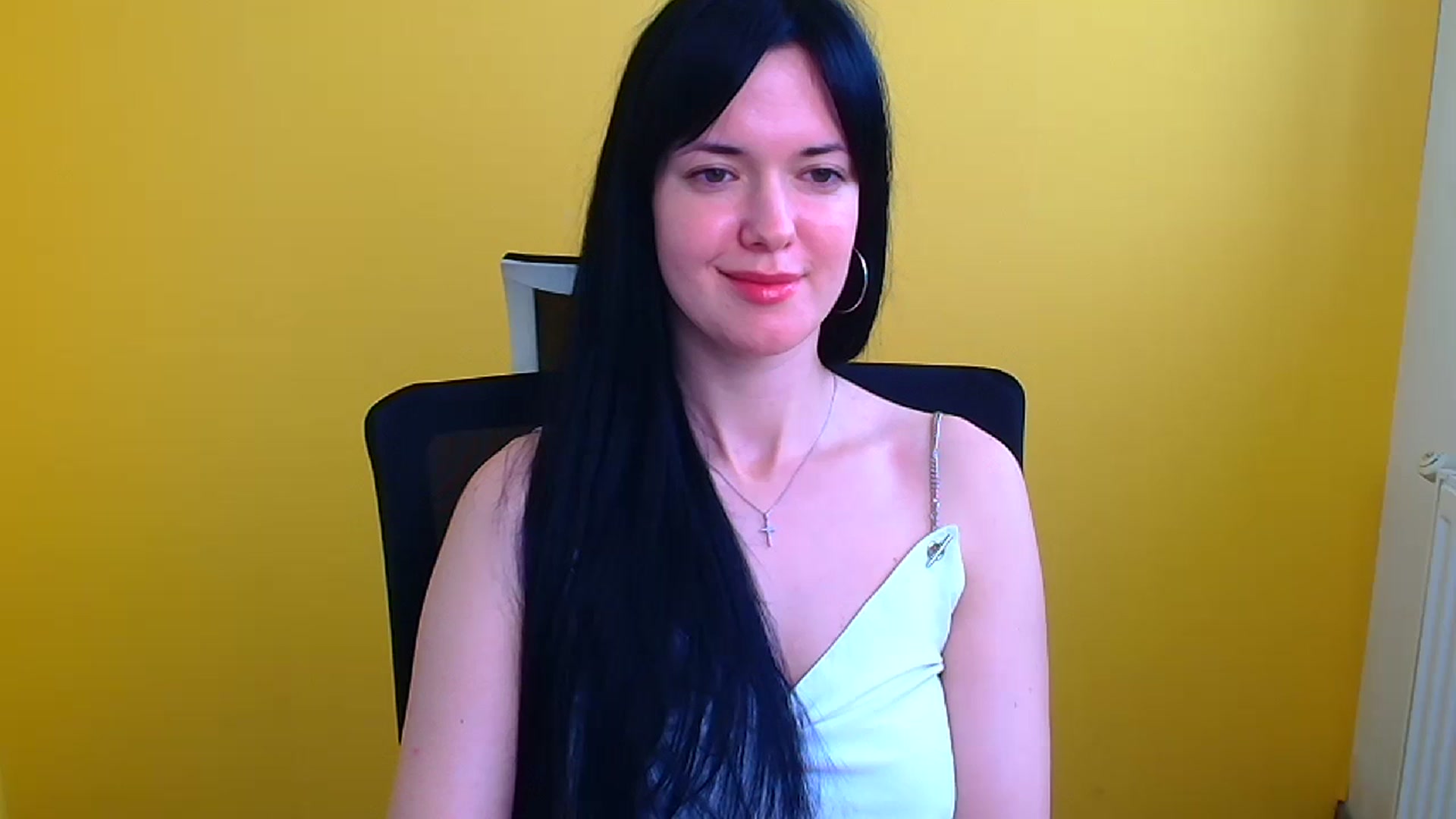 Gallery image thumbnail from Black_Red's myfreecams stream on, 04/06/2024, 09:47 image 8 of 20