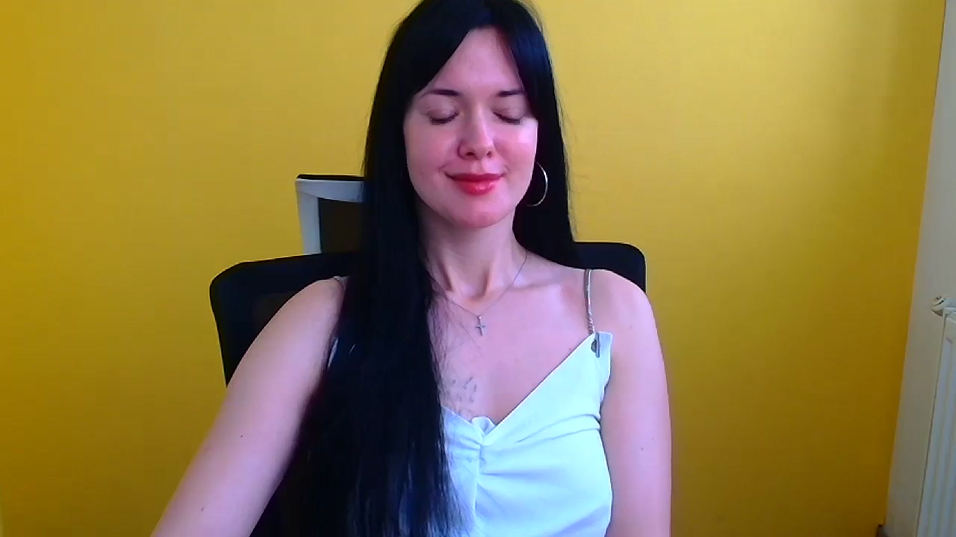 Gallery image thumbnail from Black_Red's myfreecams stream on, 04/06/2024, 09:47 image 19 of 20