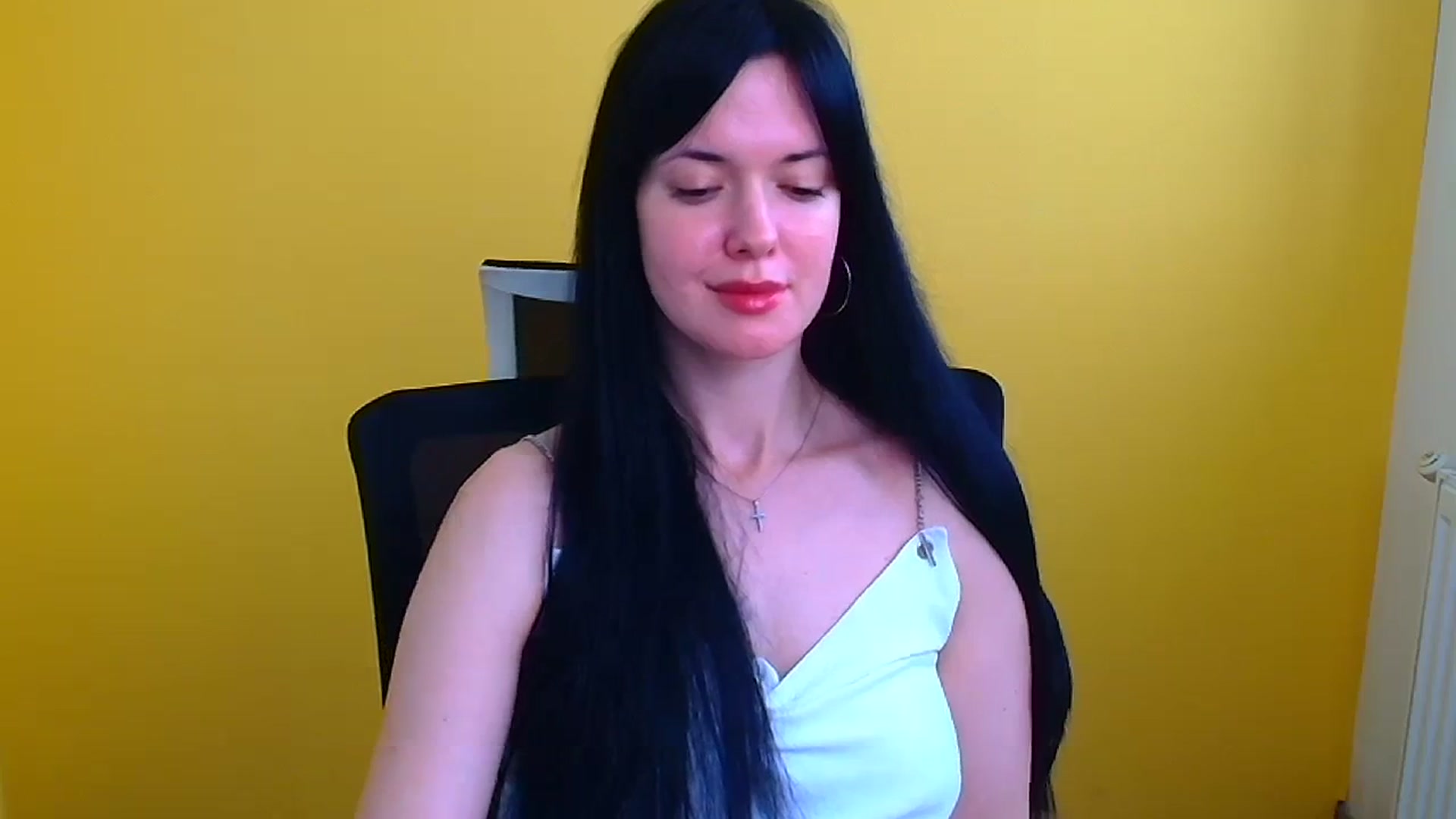 Gallery image thumbnail from Black_Red's myfreecams stream on, 04/06/2024, 09:47 image 18 of 20