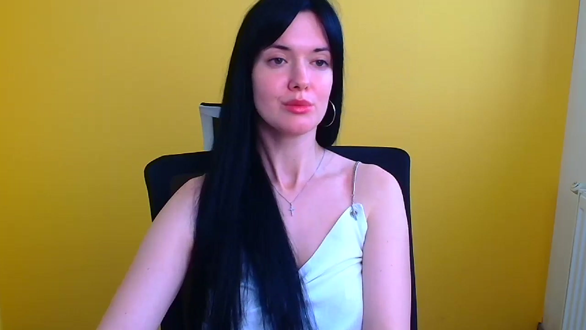 Gallery image thumbnail from Black_Red's myfreecams stream on, 04/06/2024, 09:47 image 10 of 20