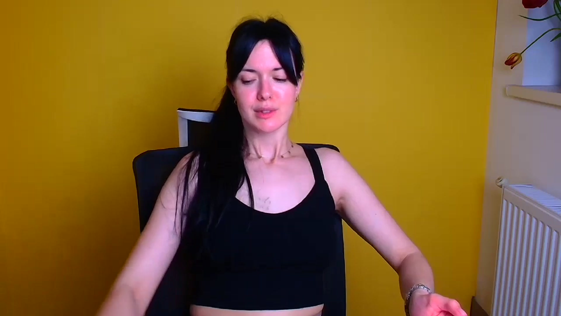 Gallery image thumbnail from Black_Red's myfreecams stream on, 04/25/2024, 16:45 image 15 of 20