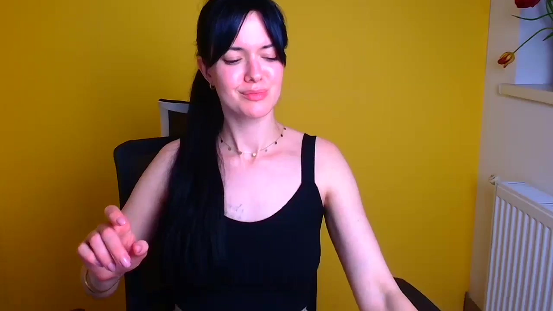 Gallery image thumbnail from Black_Red's myfreecams stream on, 04/25/2024, 16:45 image 13 of 20
