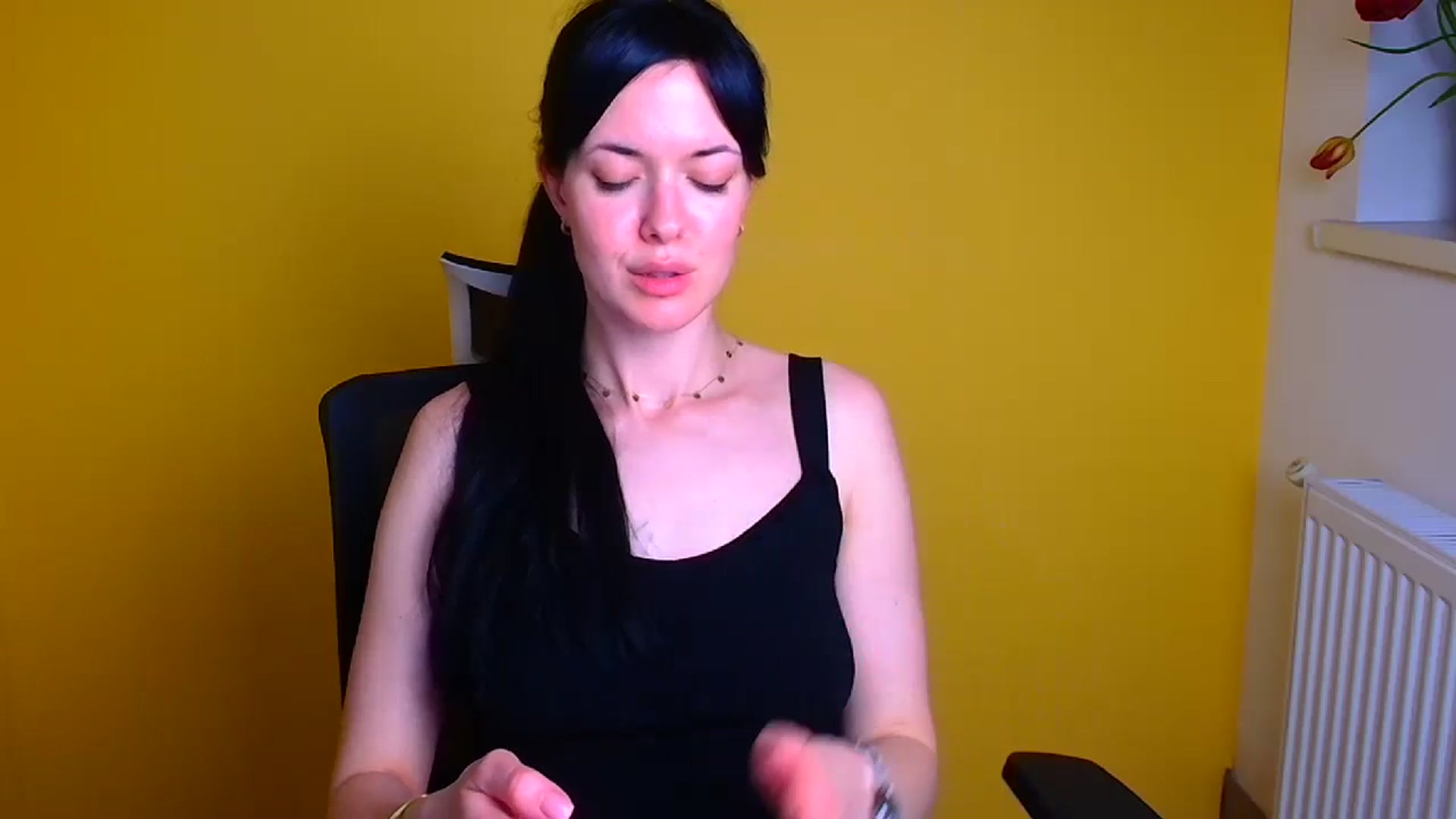 Gallery image thumbnail from Black_Red's myfreecams stream on, 04/25/2024, 16:45 image 12 of 20
