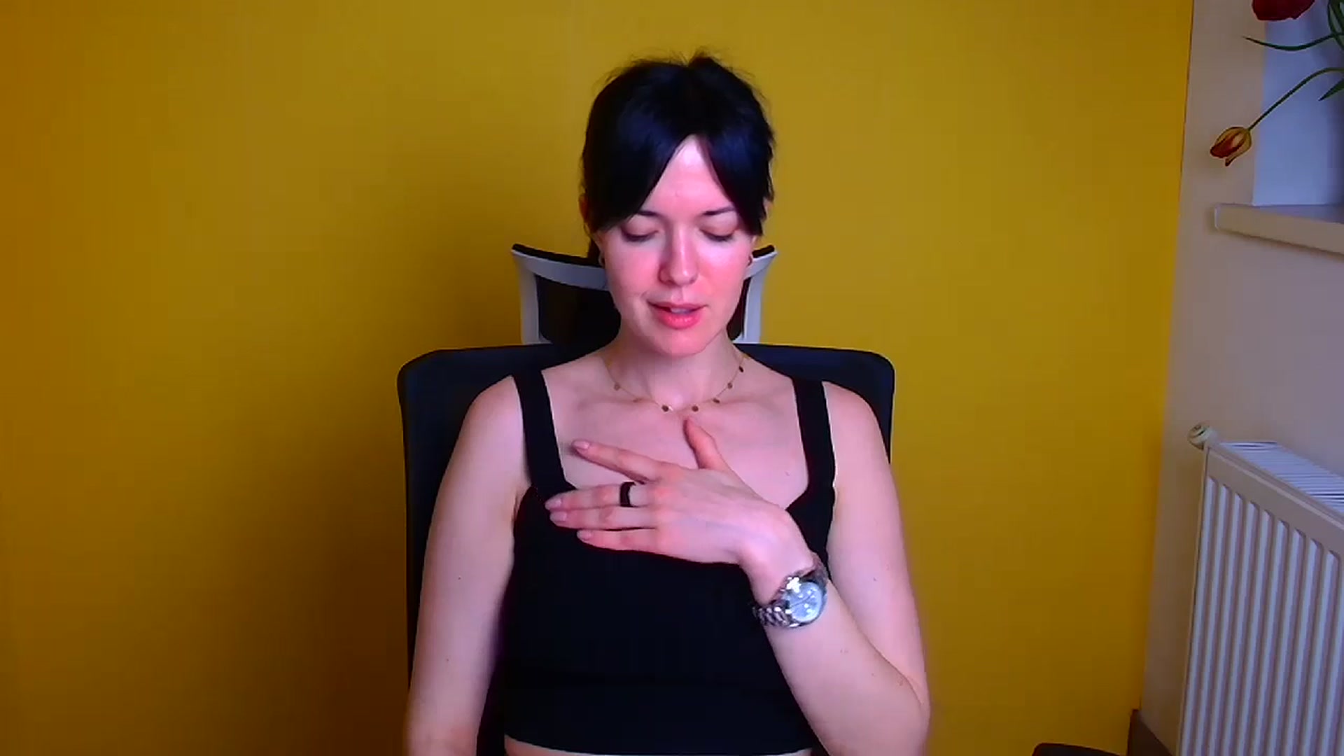 Gallery image thumbnail from Black_Red's myfreecams stream on, 04/25/2024, 16:45 image 6 of 20