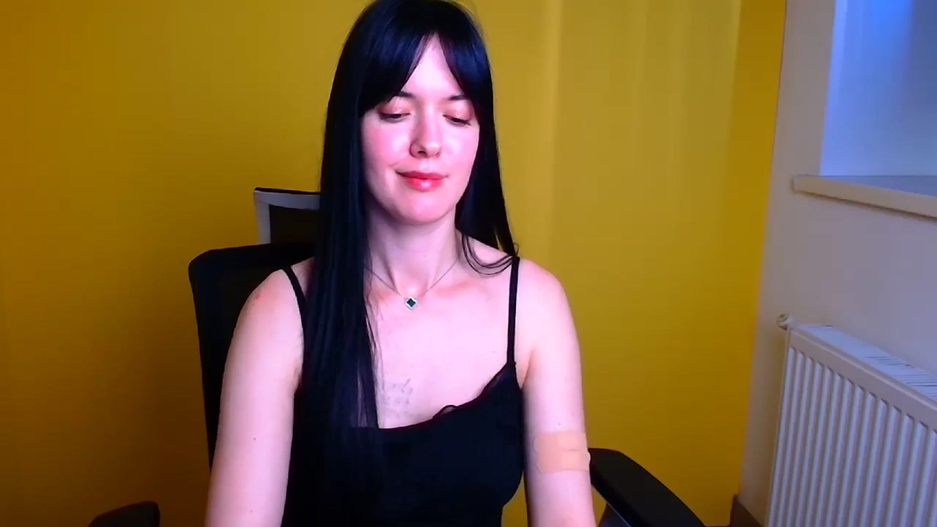 Gallery image thumbnail from Black_Red's myfreecams stream on, 05/03/2024, 12:00 image 11 of 20