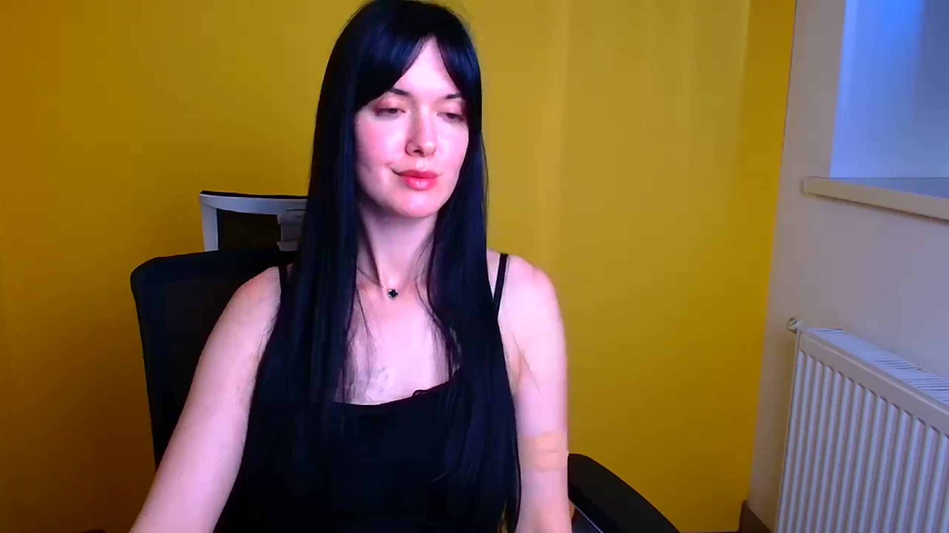 Gallery image thumbnail from Black_Red's myfreecams stream on, 05/03/2024, 12:00 image 18 of 20