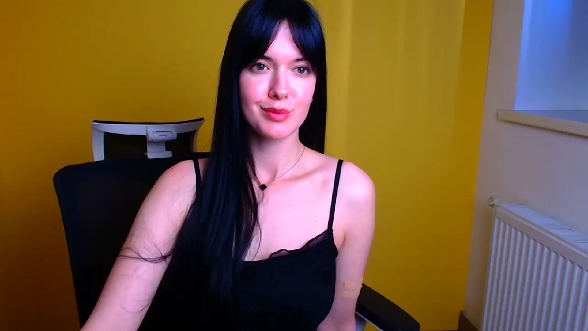 Gallery image thumbnail from Black_Red's myfreecams stream on, 05/03/2024, 12:00 image 13 of 20