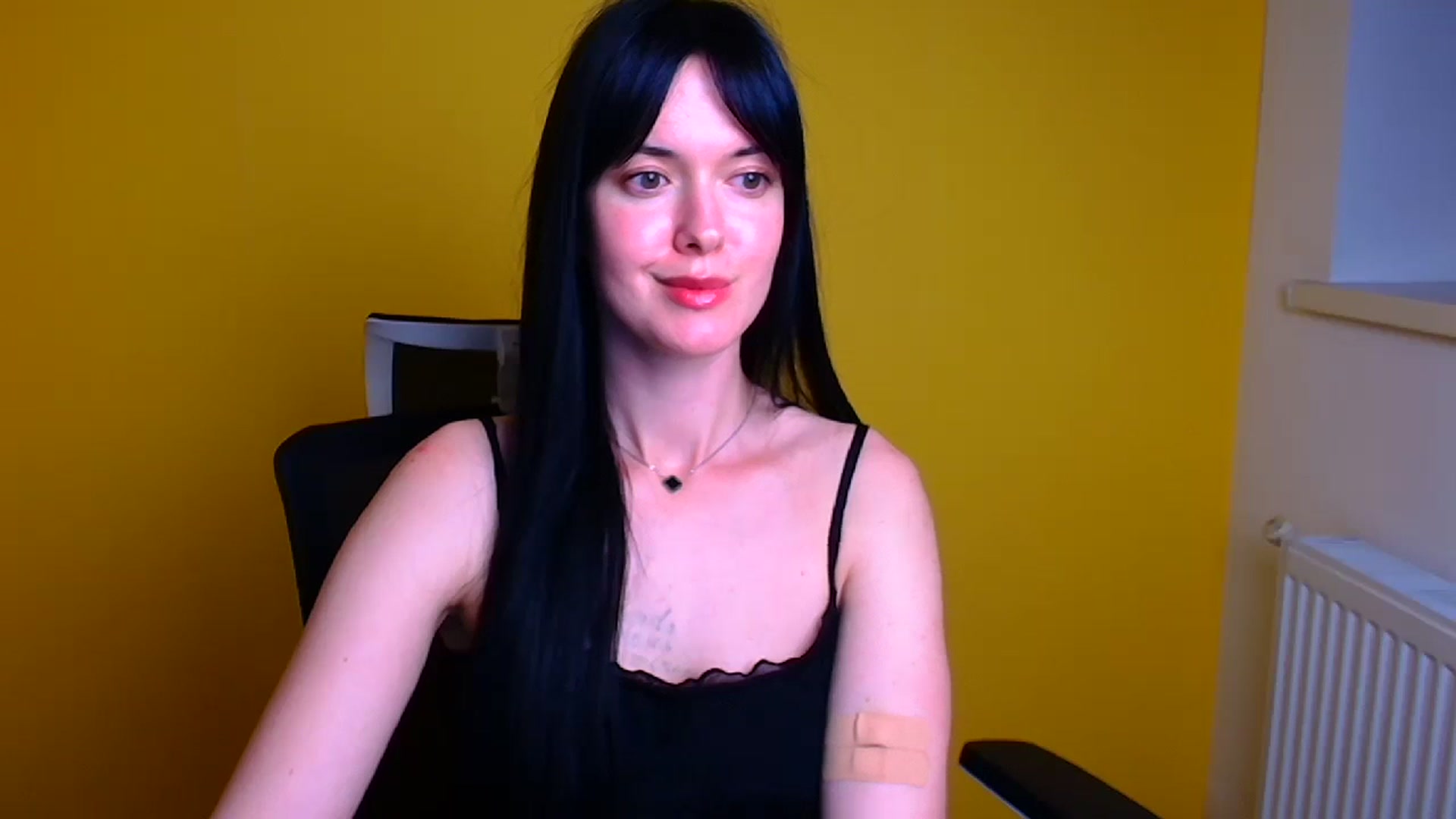 Gallery image thumbnail from Black_Red's myfreecams stream on, 05/03/2024, 12:56 image 7 of 20