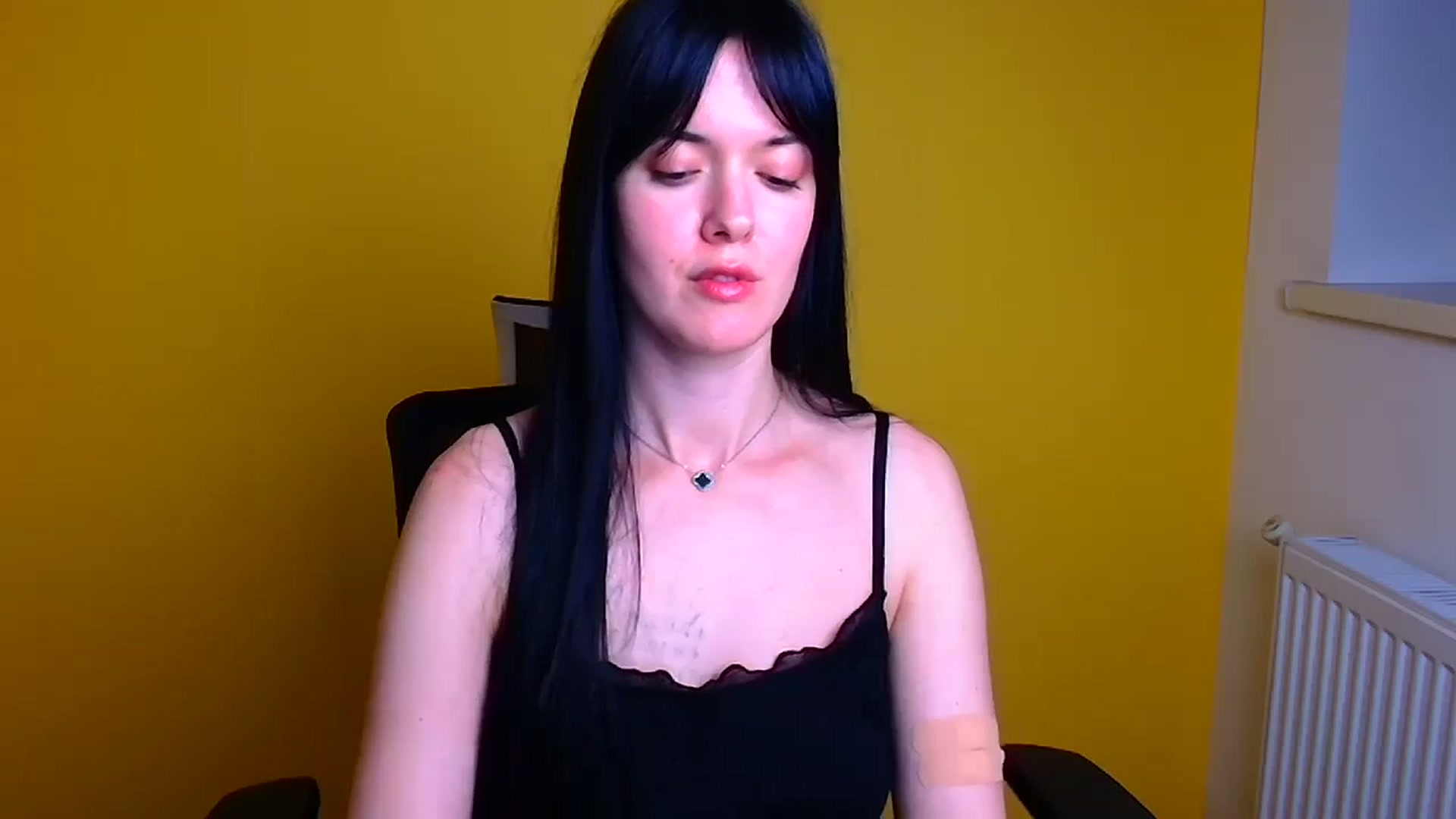 Gallery image thumbnail from Black_Red's myfreecams stream on, 05/03/2024, 12:56 image 14 of 20