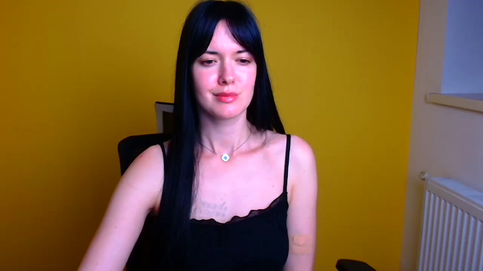 Gallery image thumbnail from Black_Red's myfreecams stream on, 05/03/2024, 12:56 image 12 of 20