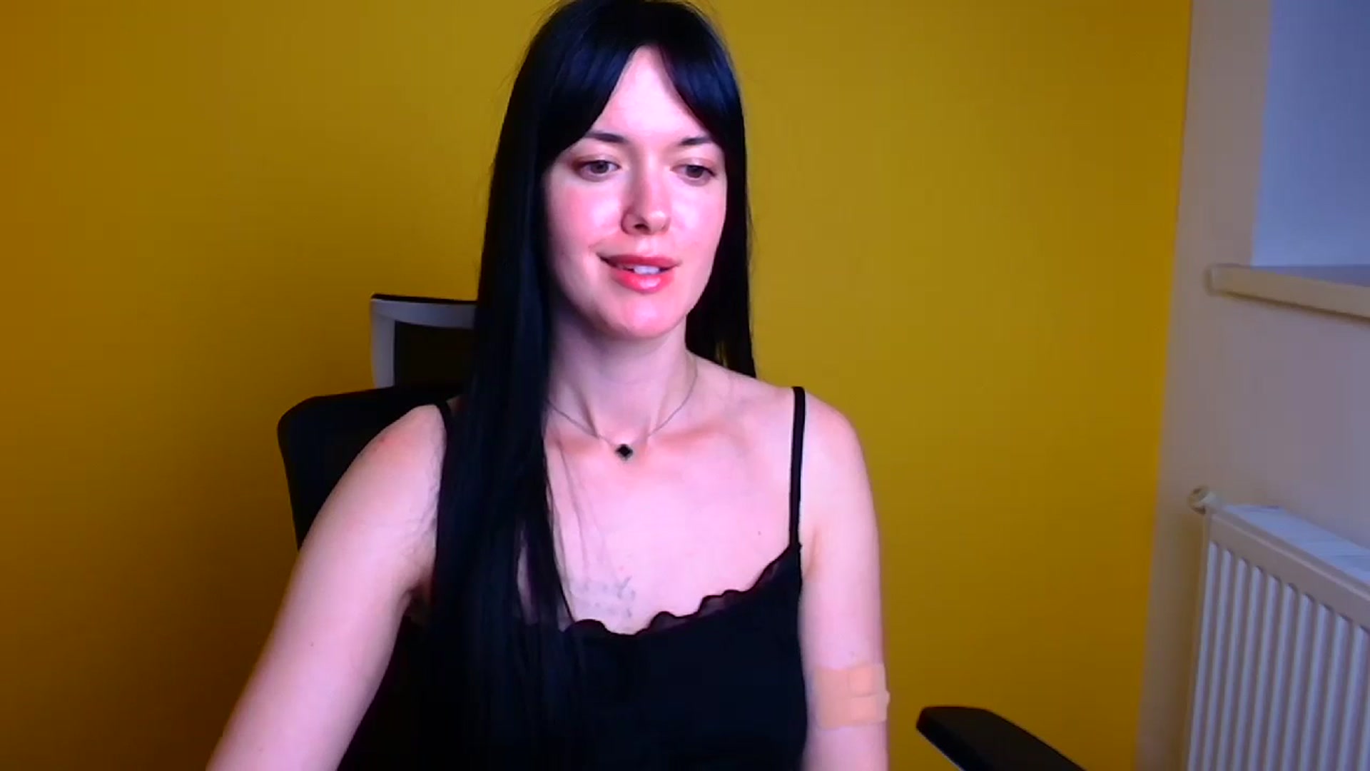 Gallery image thumbnail from Black_Red's myfreecams stream on, 05/03/2024, 12:56 image 6 of 20