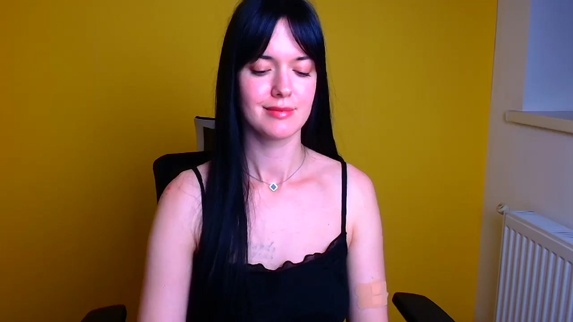 Gallery image thumbnail from Black_Red's myfreecams stream on, 05/03/2024, 12:56 image 17 of 20