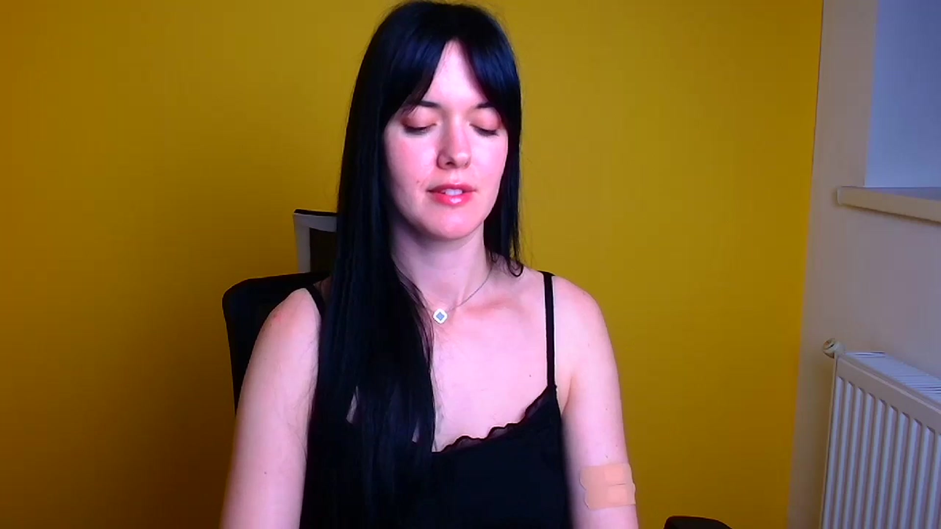 Gallery image thumbnail from Black_Red's myfreecams stream on, 05/03/2024, 13:26 image 11 of 20