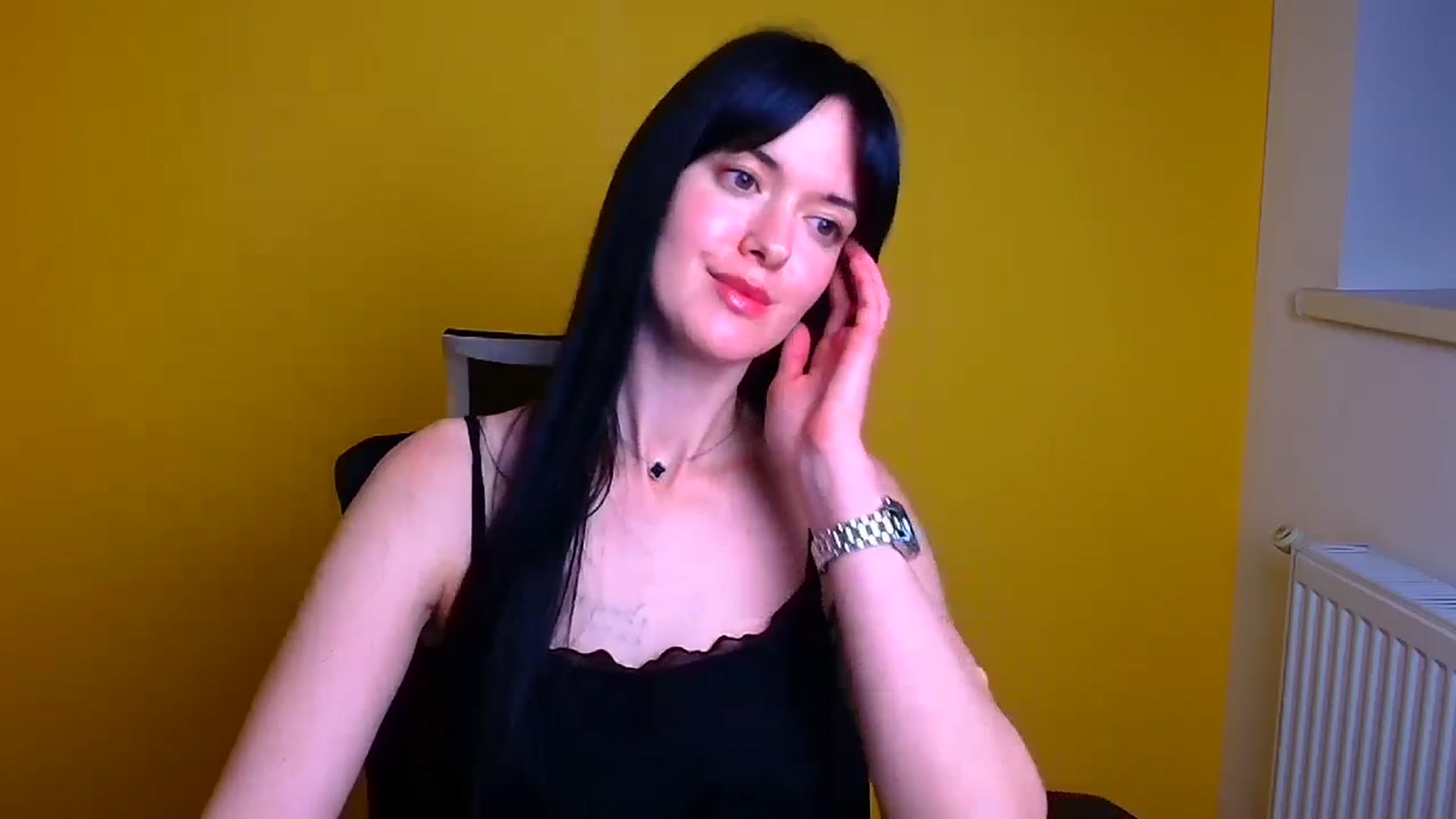 Gallery image thumbnail from Black_Red's myfreecams stream on, 05/03/2024, 13:26 image 8 of 20