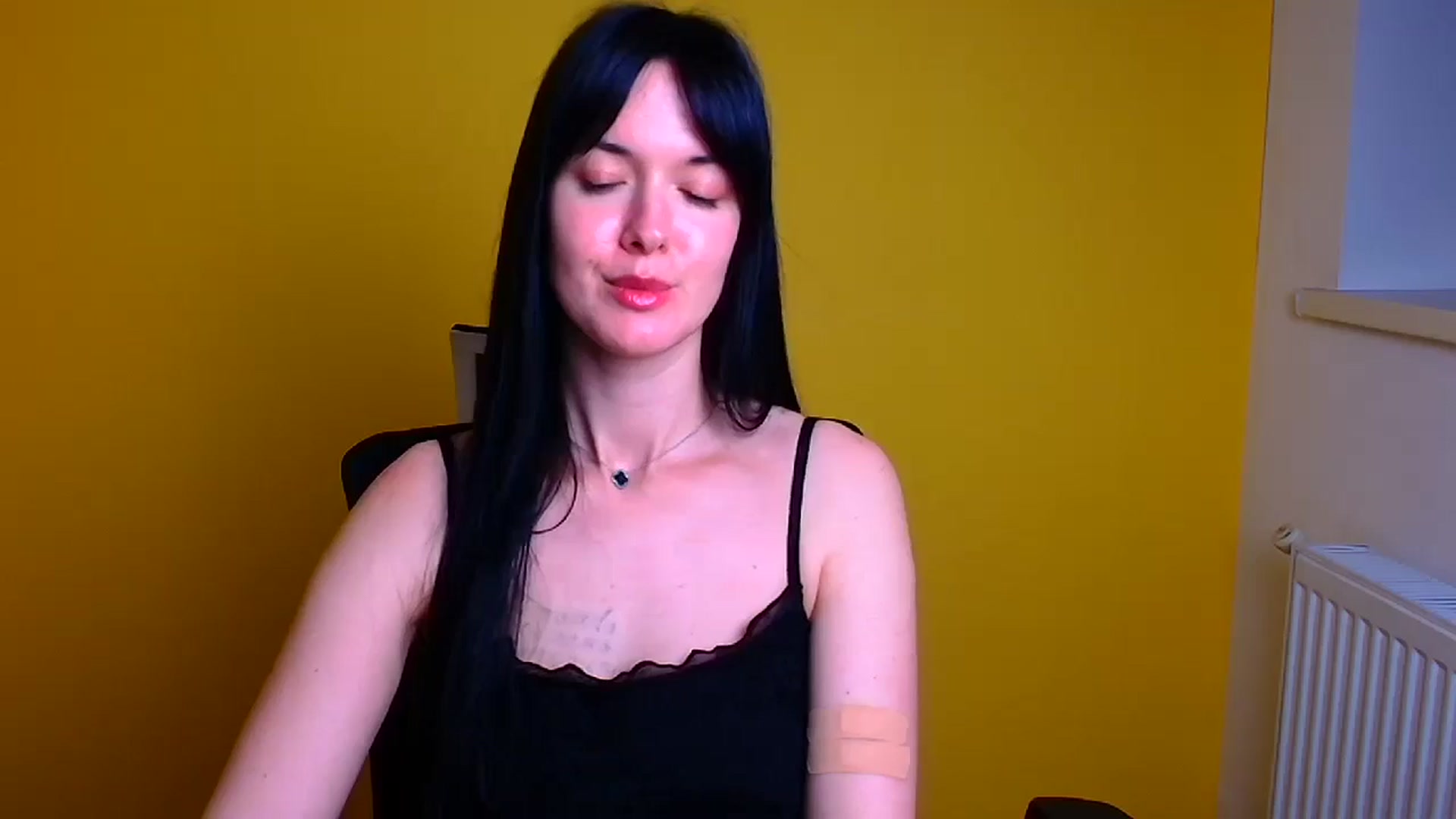 Gallery image thumbnail from Black_Red's myfreecams stream on, 05/03/2024, 13:26 image 9 of 20