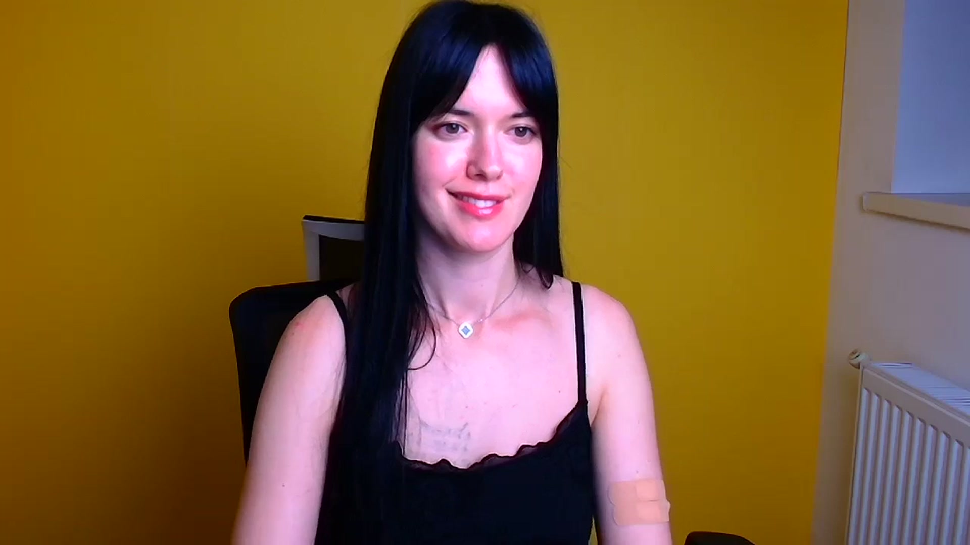 Gallery image thumbnail from Black_Red's myfreecams stream on, 05/03/2024, 13:26 image 10 of 20
