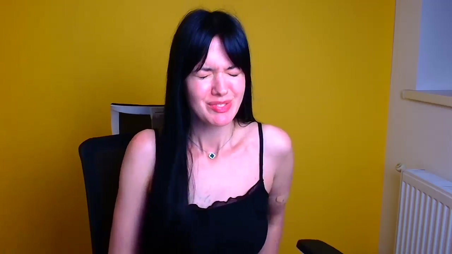 Gallery image thumbnail from Black_Red's myfreecams stream on, 05/03/2024, 14:02 image 2 of 20