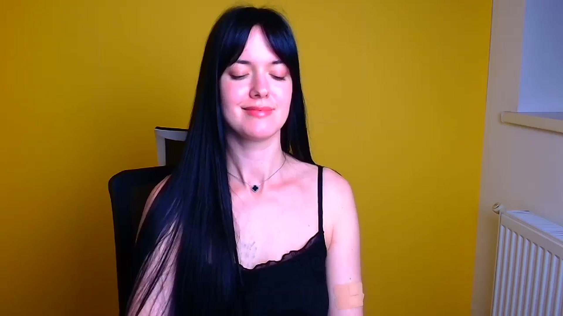 Gallery image thumbnail from Black_Red's myfreecams stream on, 05/03/2024, 14:02 image 5 of 20
