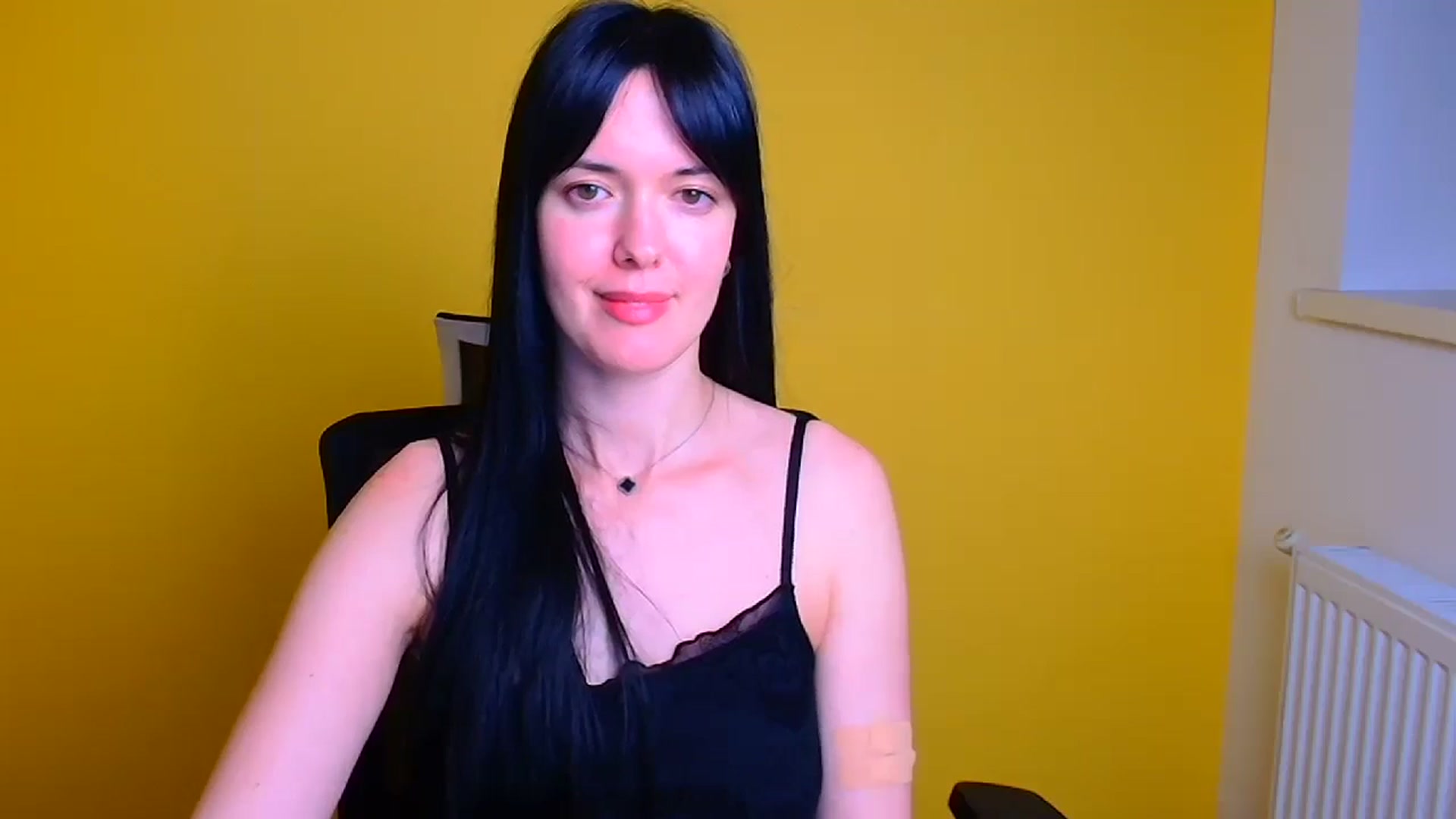 Gallery image thumbnail from Black_Red's myfreecams stream on, 05/03/2024, 14:02 image 19 of 20