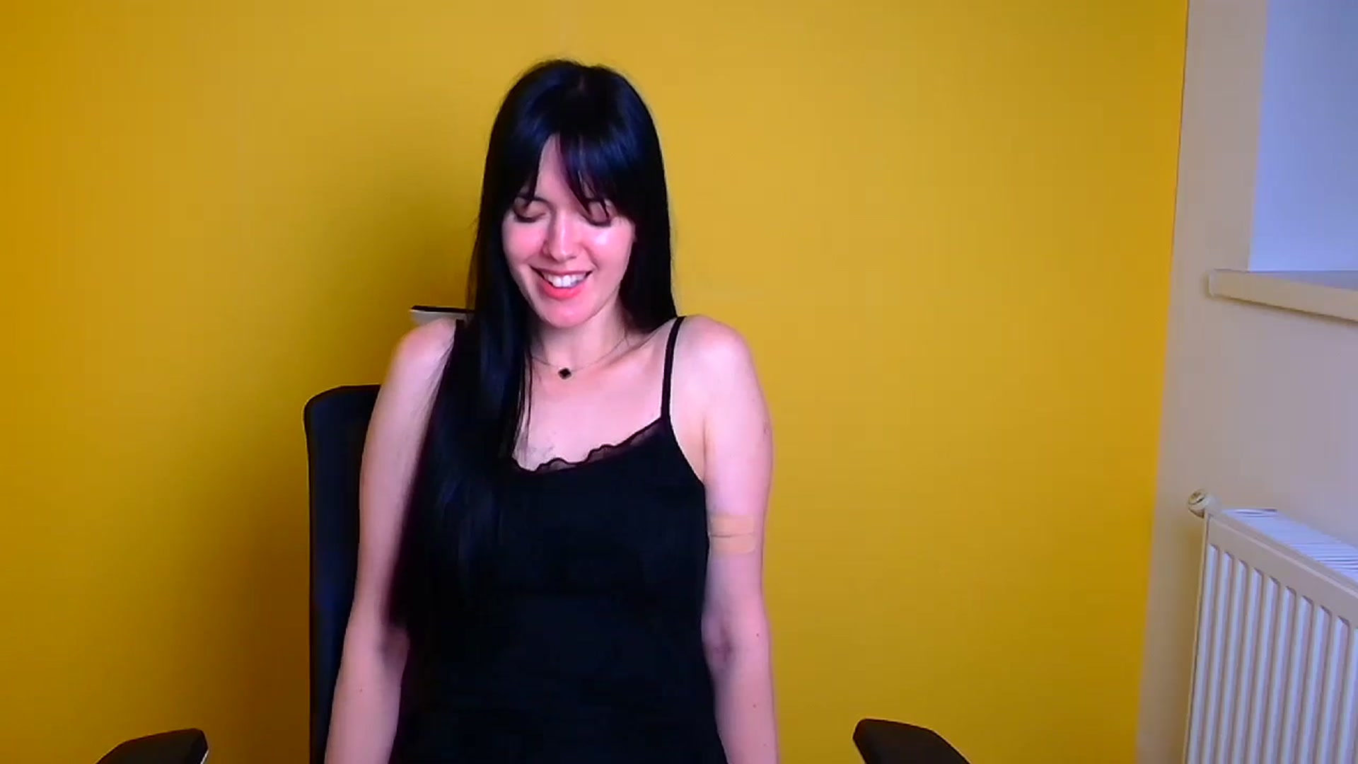 Gallery image thumbnail from Black_Red's myfreecams stream on, 05/03/2024, 14:02 image 12 of 20