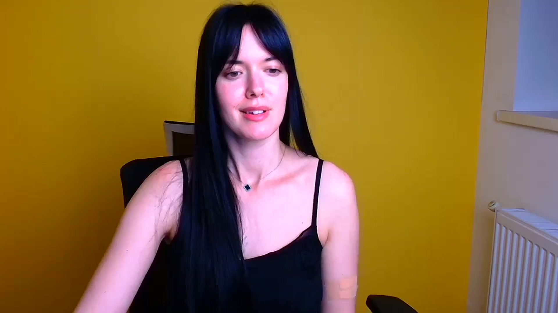 Gallery image thumbnail from Black_Red's myfreecams stream on, 05/03/2024, 14:02 image 8 of 20