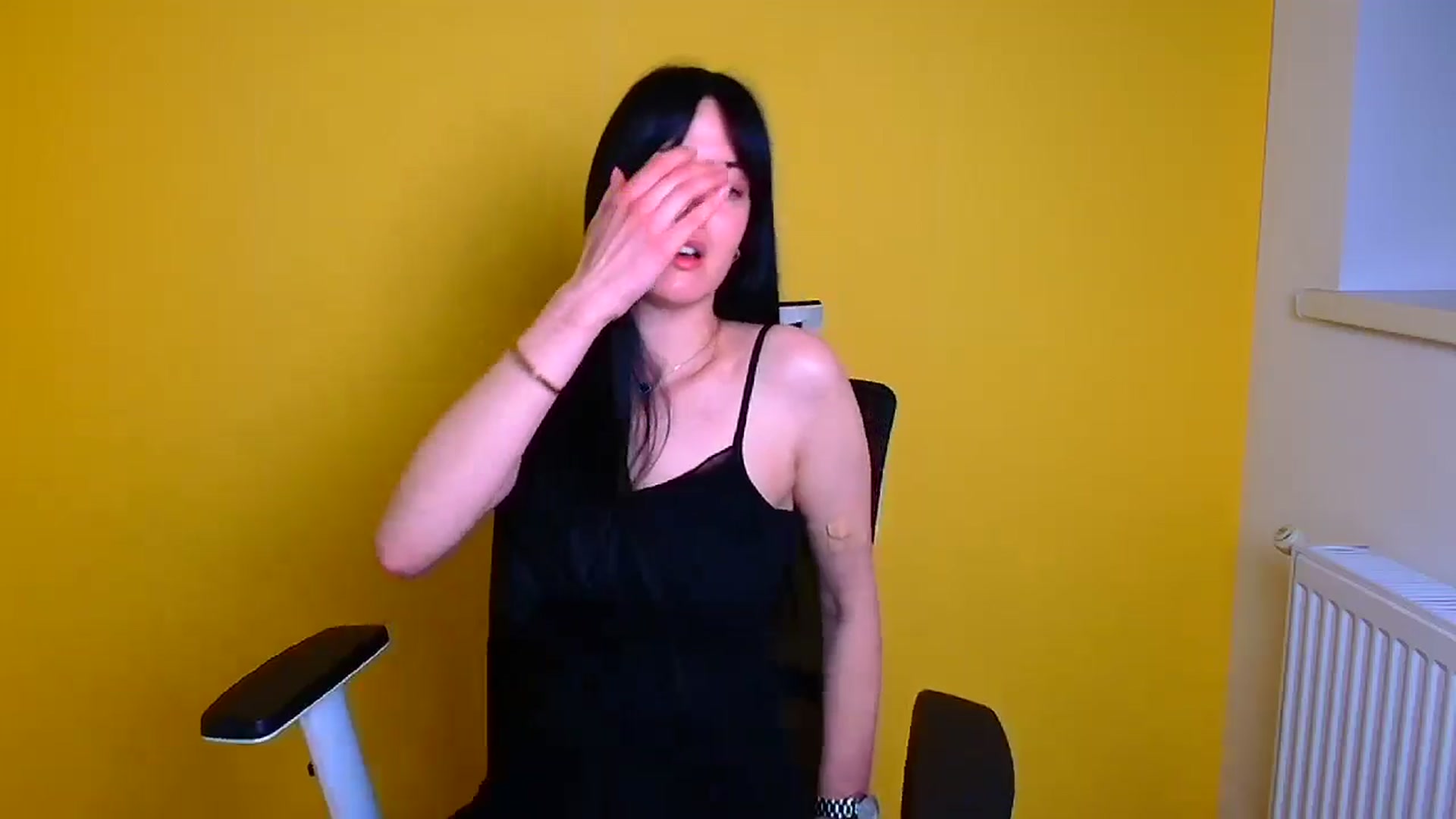 Gallery image thumbnail from Black_Red's myfreecams stream on, 05/03/2024, 14:02 image 15 of 20