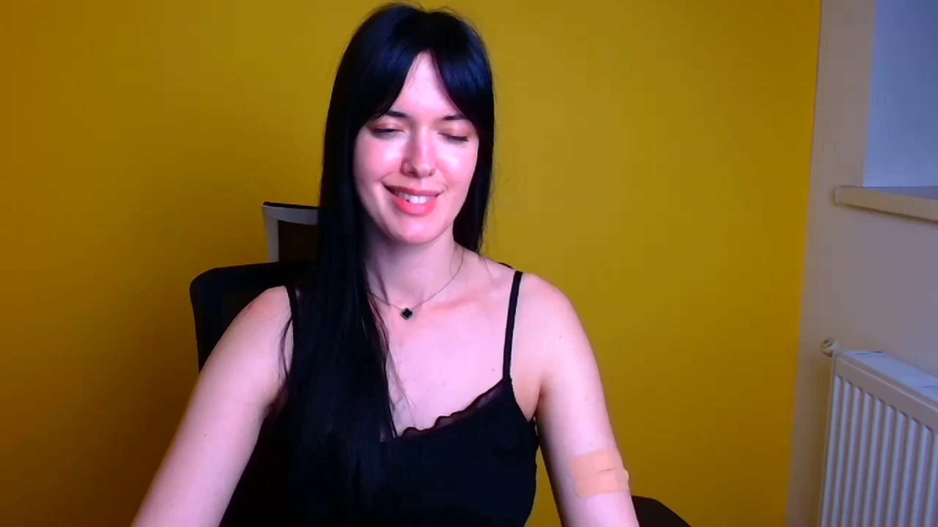 Gallery image thumbnail from Black_Red's myfreecams stream on, 05/03/2024, 14:02 image 20 of 20