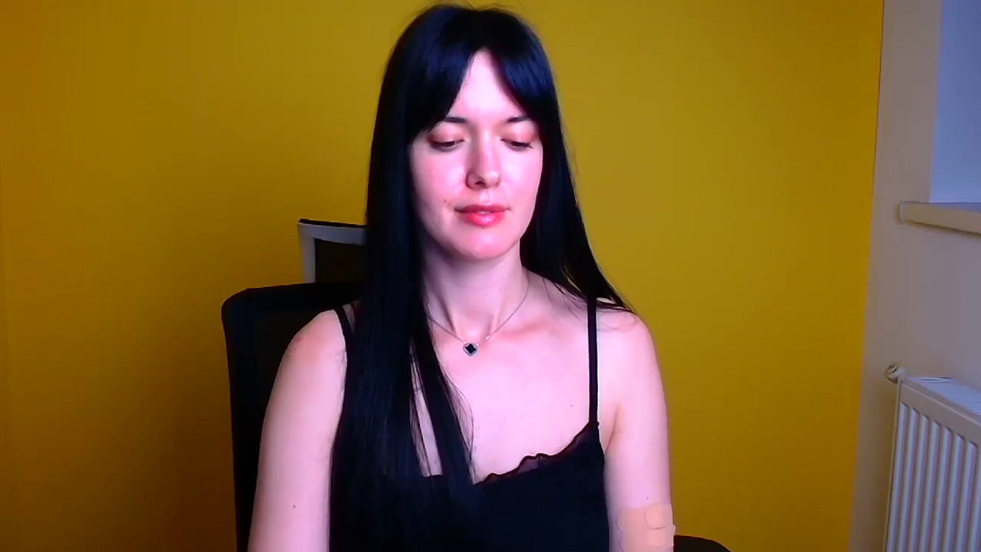 Gallery image thumbnail from Black_Red's myfreecams stream on, 05/03/2024, 15:19 image 4 of 20