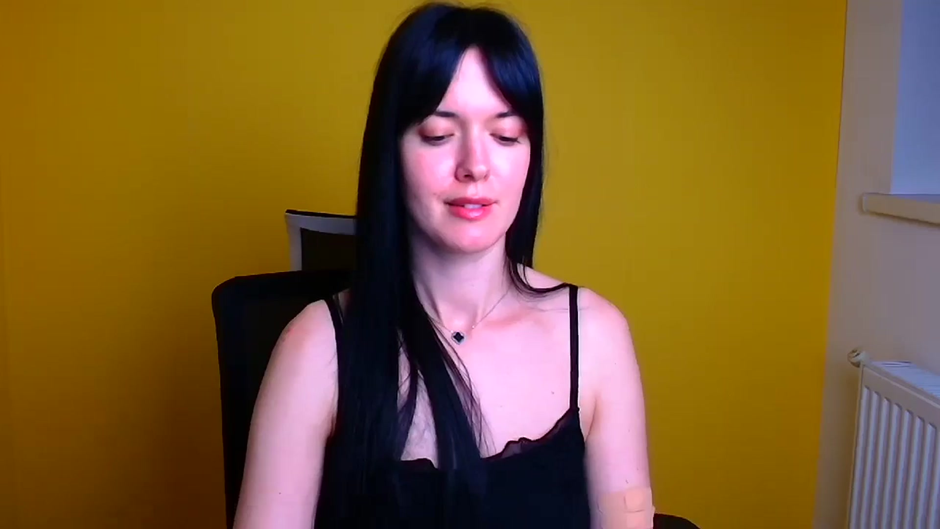 Gallery image thumbnail from Black_Red's myfreecams stream on, 05/03/2024, 15:19 image 5 of 20