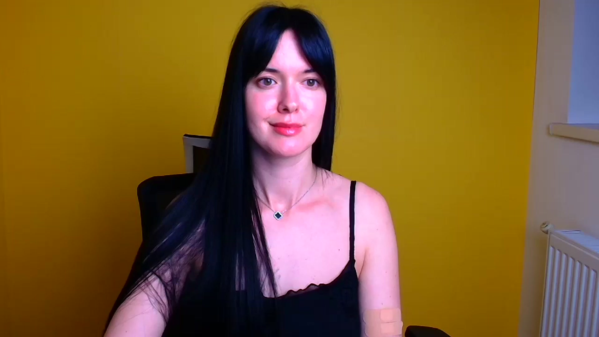 Gallery image thumbnail from Black_Red's myfreecams stream on, 05/03/2024, 15:19 image 1 of 20