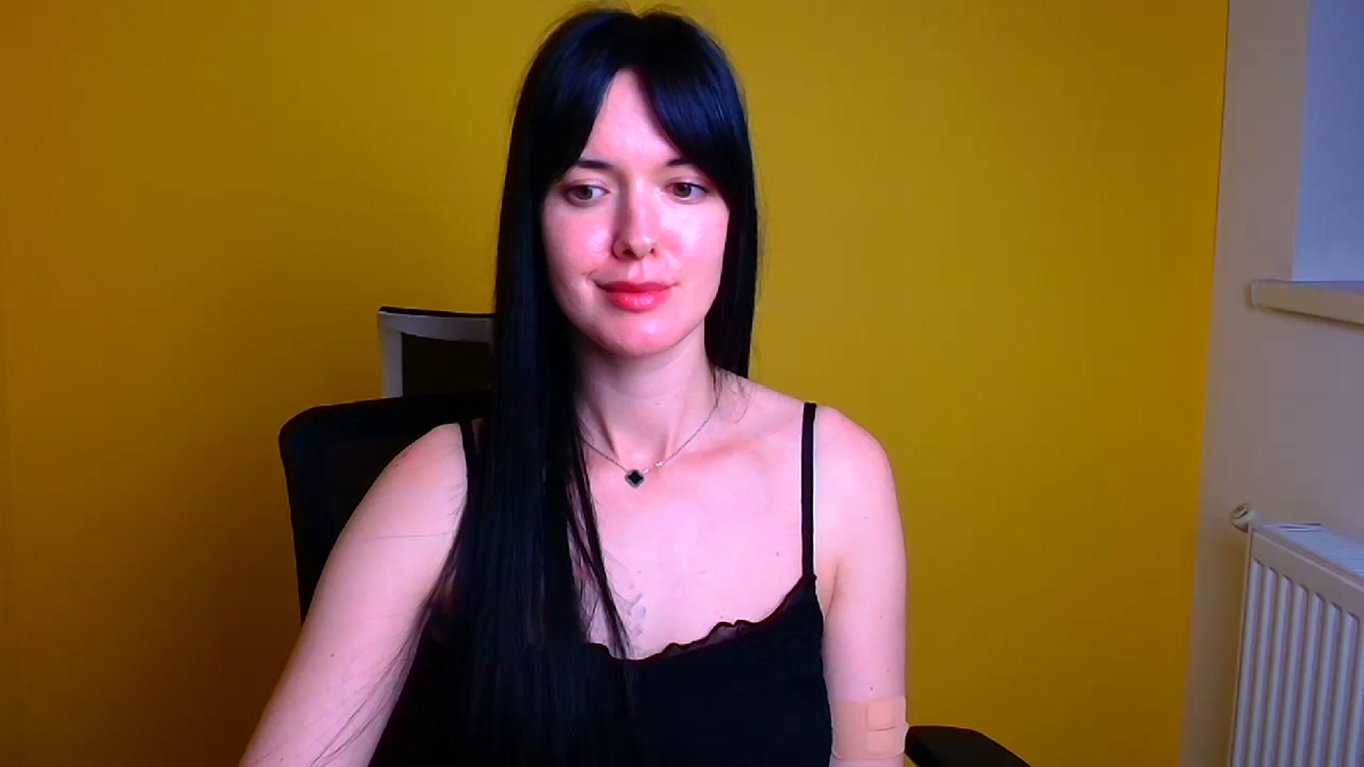 Gallery image thumbnail from Black_Red's myfreecams stream on, 05/03/2024, 15:19 image 3 of 20