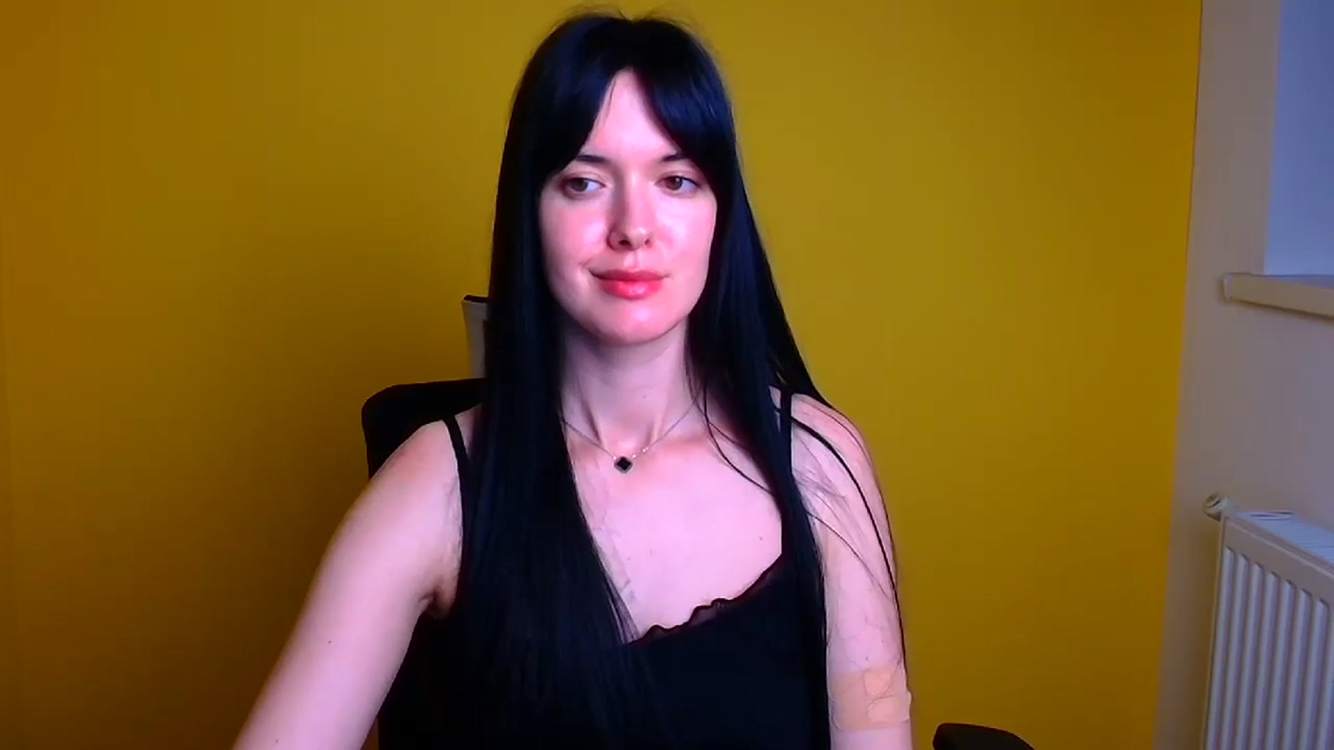 Gallery image thumbnail from Black_Red's myfreecams stream on, 05/03/2024, 15:19 image 11 of 20