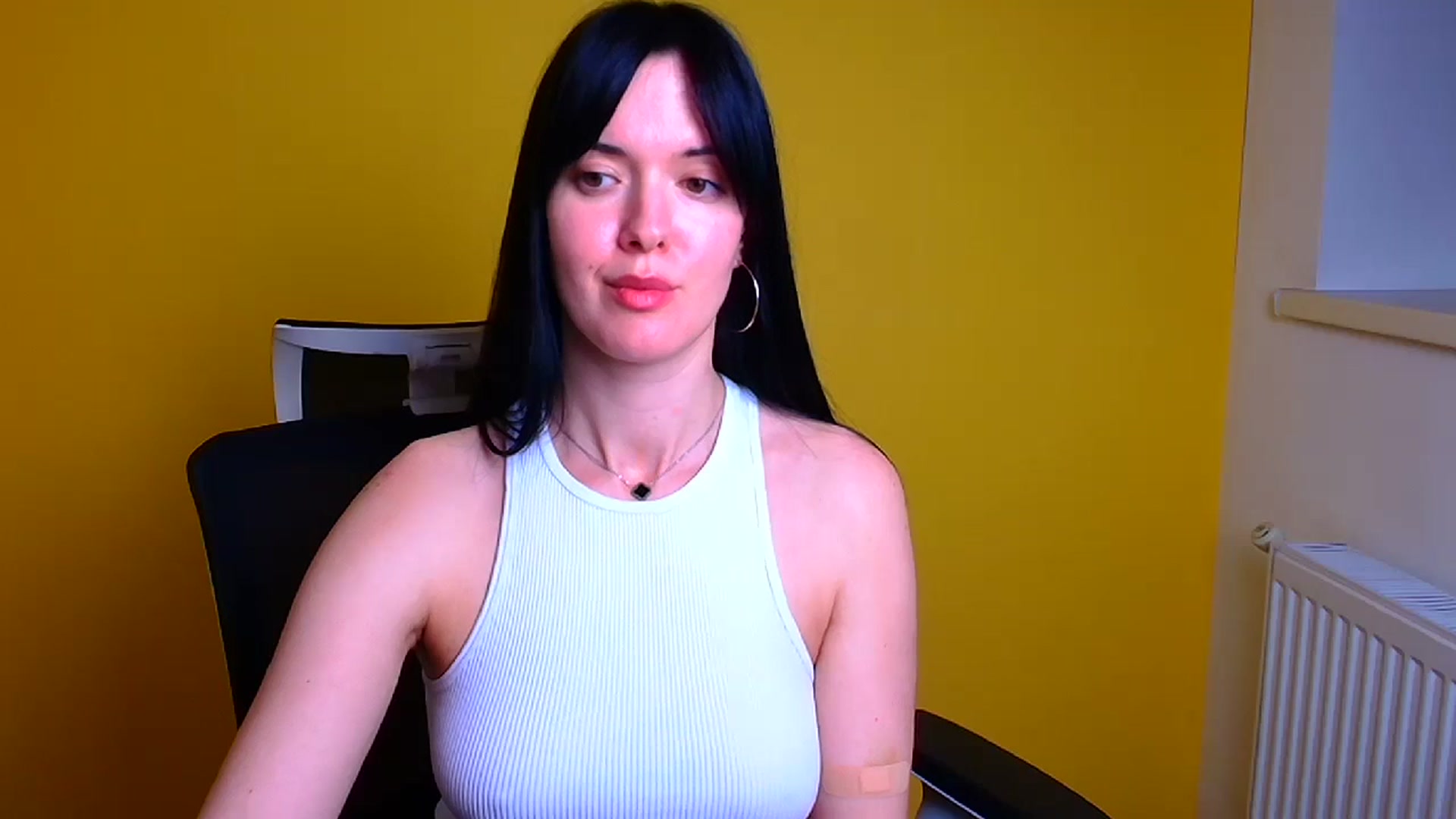 Gallery image thumbnail from Black_Red's myfreecams stream on, 05/05/2024, 10:22 image 13 of 20