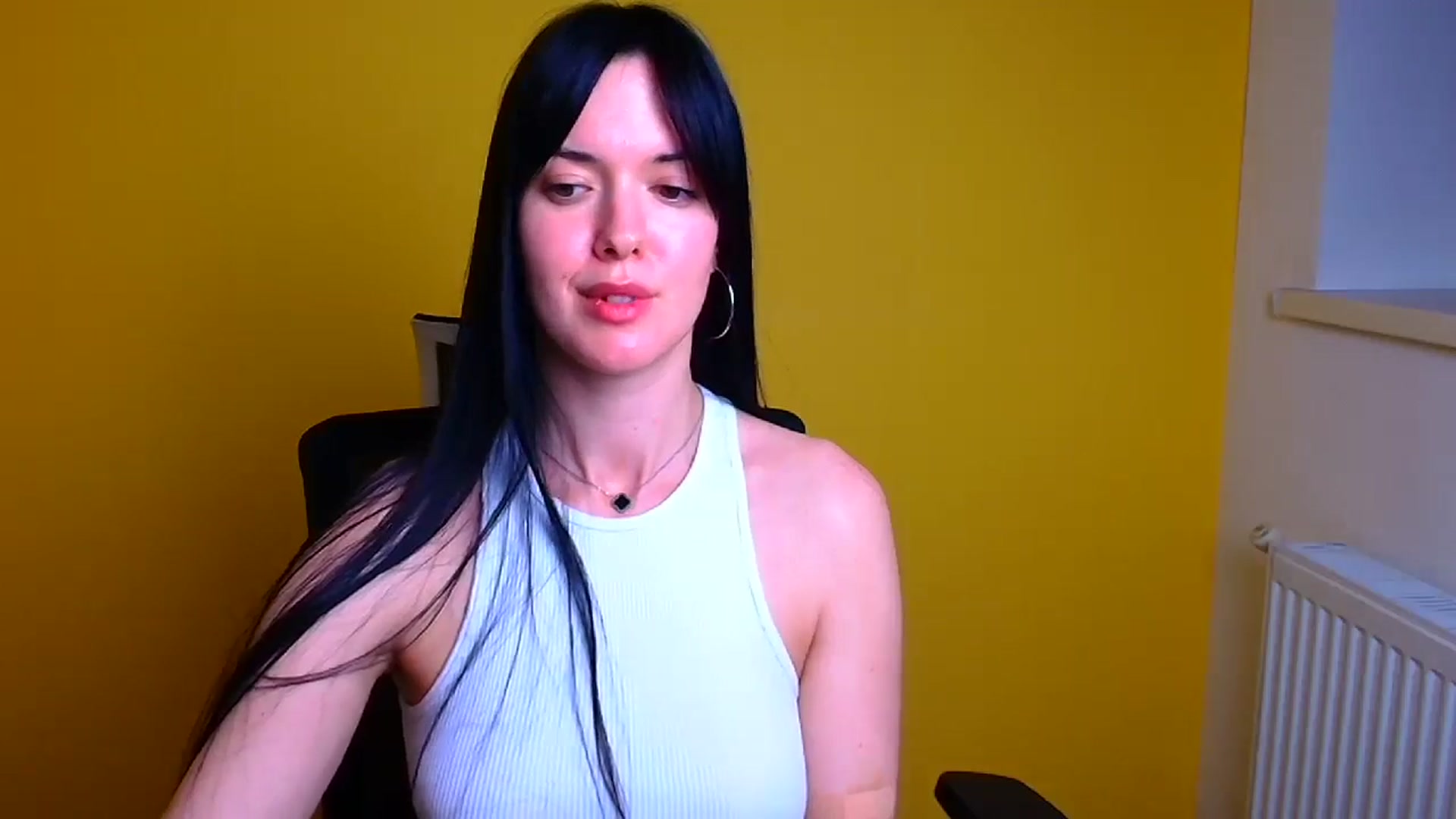 Gallery image thumbnail from Black_Red's myfreecams stream on, 05/05/2024, 10:22 image 16 of 20