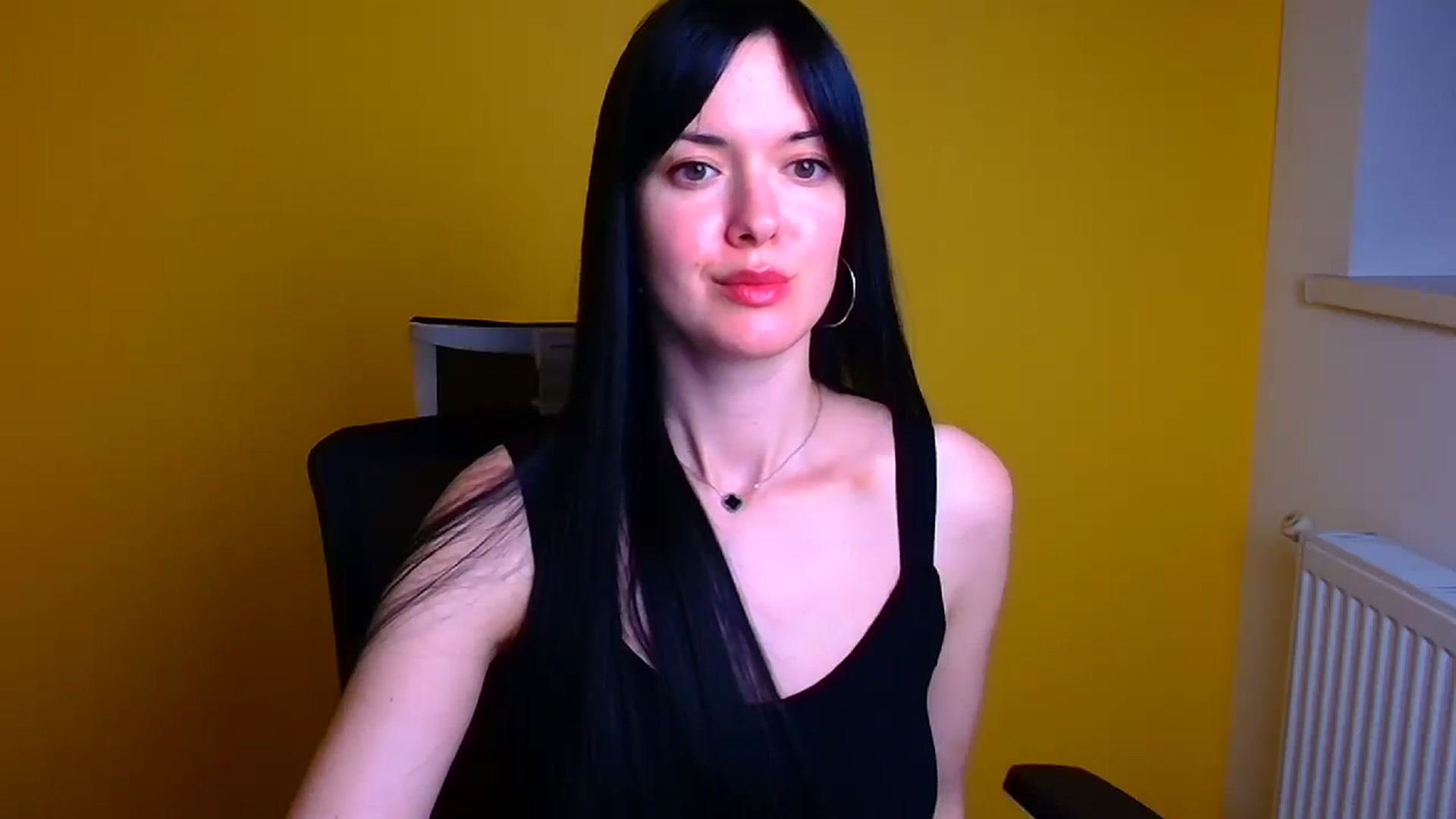 Gallery image thumbnail from Black_Red's myfreecams stream on, 05/09/2024, 12:47 image 16 of 20