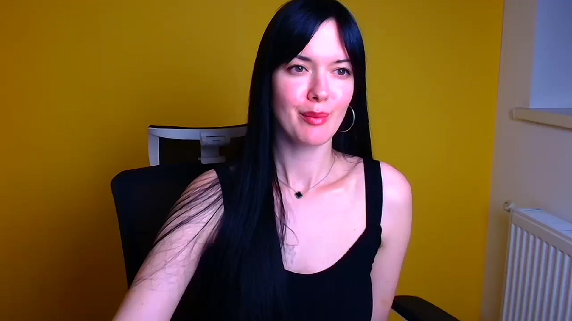 Gallery image thumbnail from Black_Red's myfreecams stream on, 05/09/2024, 12:47 image 14 of 20