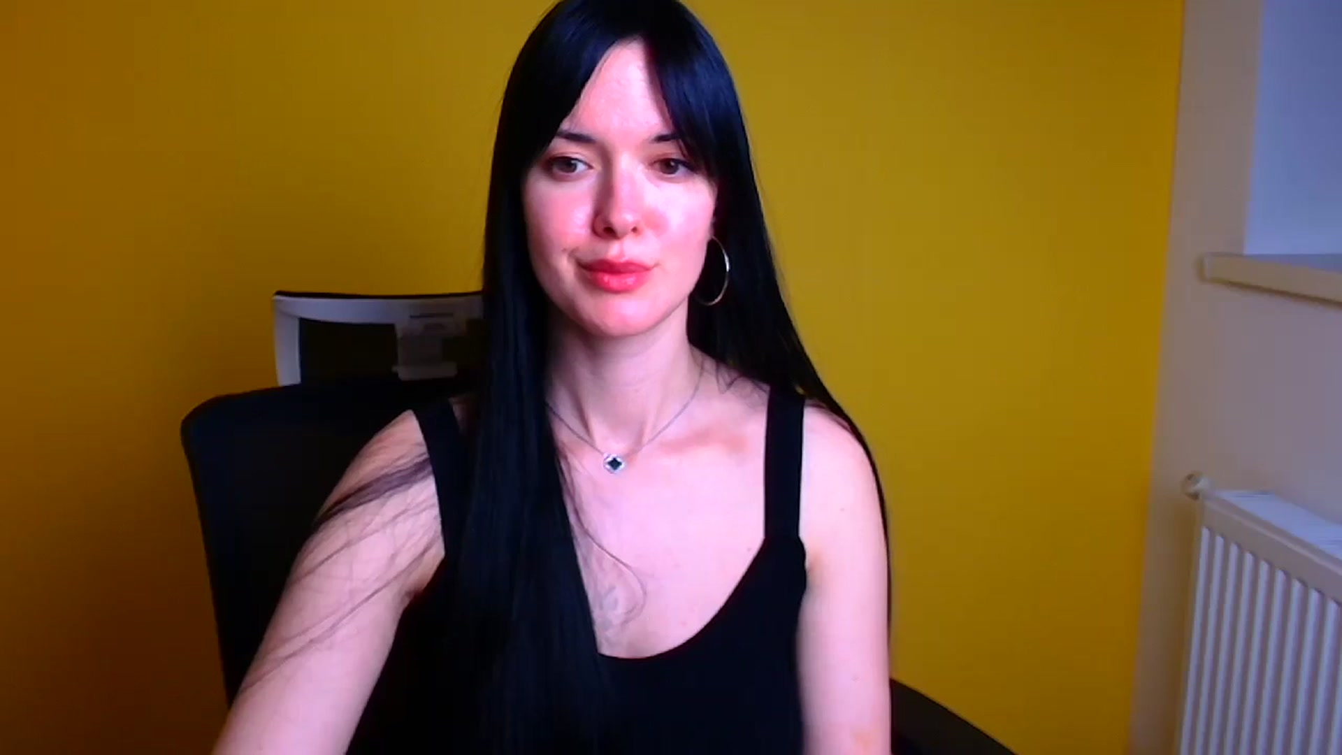 Gallery image thumbnail from Black_Red's myfreecams stream on, 05/09/2024, 12:47 image 18 of 20