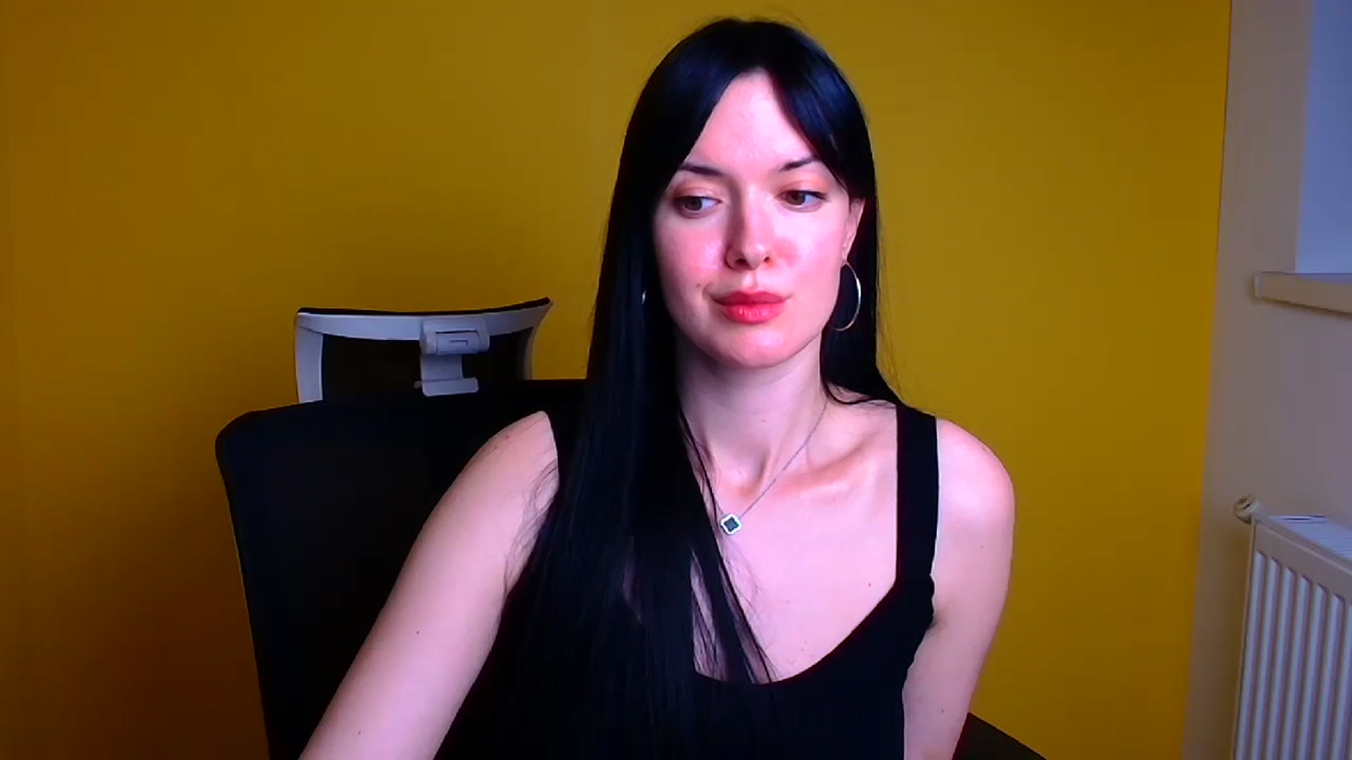 Gallery image thumbnail from Black_Red's myfreecams stream on, 05/09/2024, 13:59 image 17 of 20